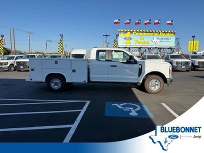 New 2025 Ford F250 XL w/ XL Chrome Package