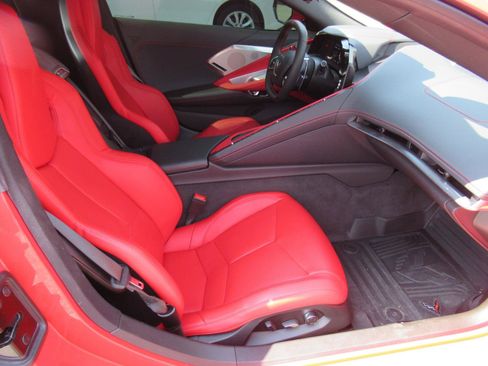 Used 2024 Chevrolet Corvette Stingray Preferred Cpe RWD image 12