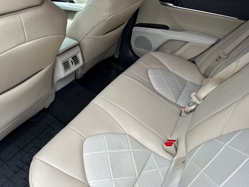 Used 2018 Toyota Camry XLE w/ Driver Assist Package image 4