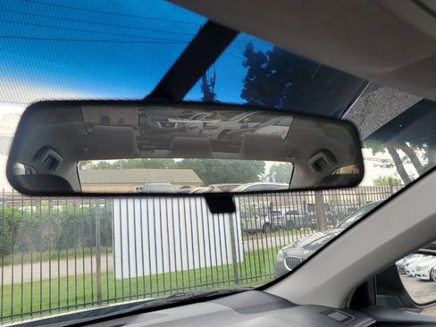 Used 2013 Toyota Camry LE FWD image 12