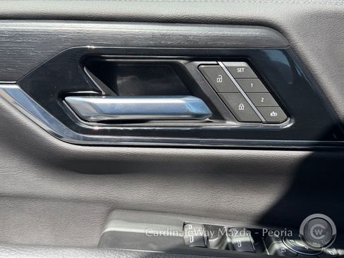 Used 2025 GMC Yukon Denali AWD/4WD image 18