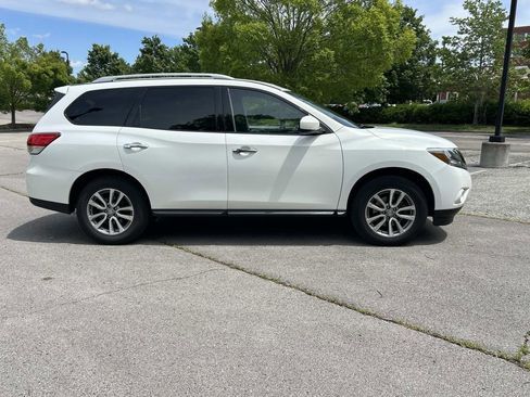 Used 2014 Nissan Pathfinder SV AWD/4WD image 8