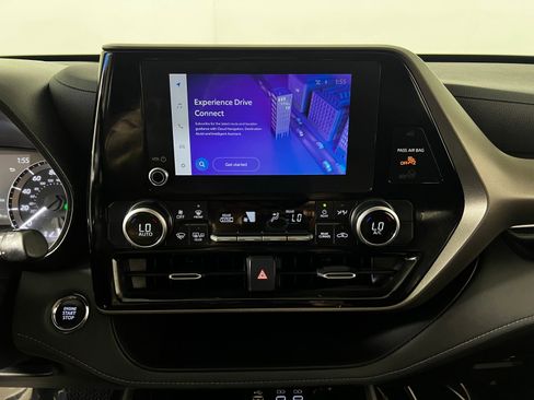 Used 2023 Toyota Highlander LE image 18