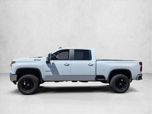 Used 2020 Chevrolet Silverado 2500 LT w/ Convenience Package AWD/4WD image 8