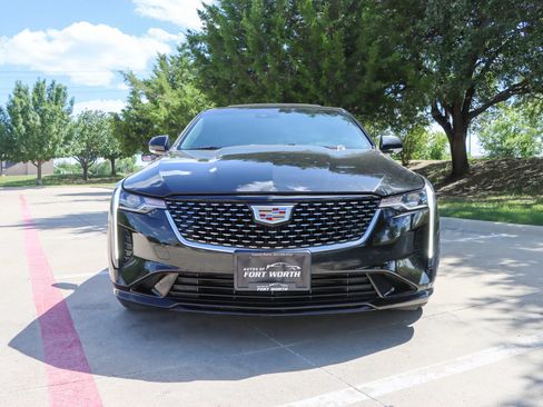 Used 2021 Cadillac CT4 Luxury w/ Sun And Sound Package RWD image 2