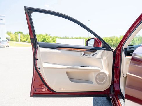 Used 2014 Lexus ES 350 w/ Premium Package FWD image 46