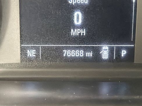 Used 2020 Chevrolet Silverado 1500 Custom w/ Custom Value Package image 26