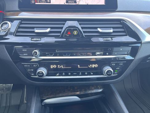 Used 2019 BMW 540i w/ M Sport Package image 27