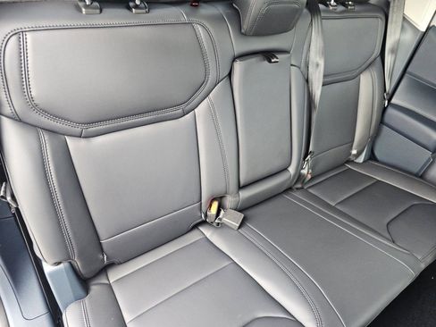 New 2025 Ford Maverick Lariat w/ Black Appearance Package image 27