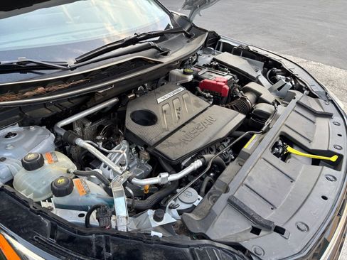 Used 2025 Nissan Rogue SV FWD image 27