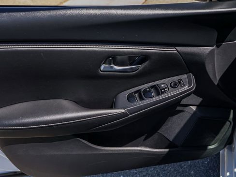 Used 2024 Nissan Sentra SV FWD image 21