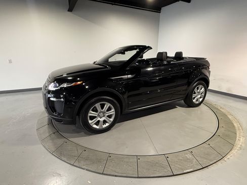 Used 2019 Land Rover Range Rover Evoque SE Dynamic AWD/4WD image 3