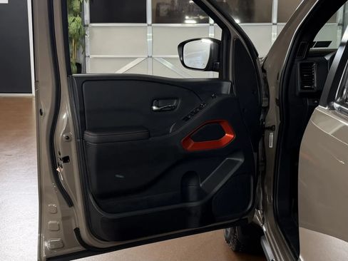 Used 2024 Nissan Frontier PRO-4X w/ Pro Convenience Package AWD/4WD image 13