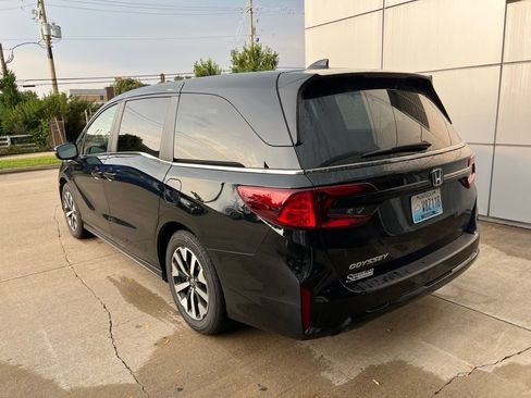 Used 2025 Honda Odyssey EX-L image 4