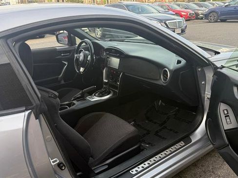 Used 2017 Toyota 86 image 7