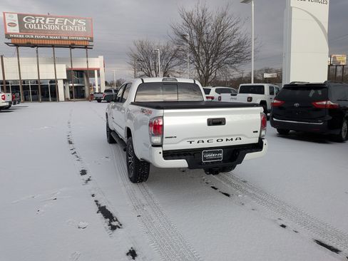 Used 2023 Toyota Tacoma TRD Sport image 6