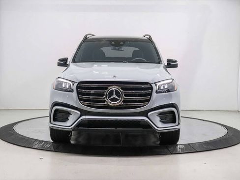 Used 2024 Mercedes-Benz GLS 580 4MATIC image 6
