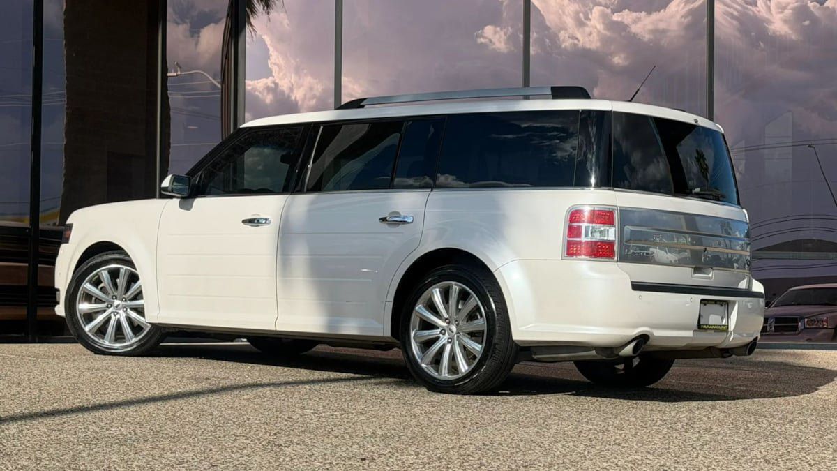 Used 2018 Ford Flex Limited w/ Equipment Group 303A AWD/4WD image 7