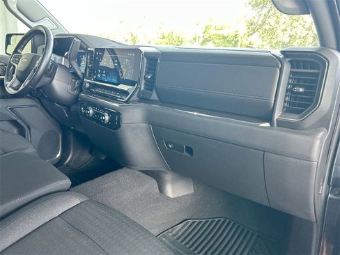Used 2023 Chevrolet Silverado 1500 LT image 32