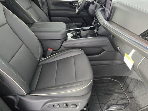New 2026 Chevrolet Suburban Premier w/ Sun And Tow Package RWD image 16