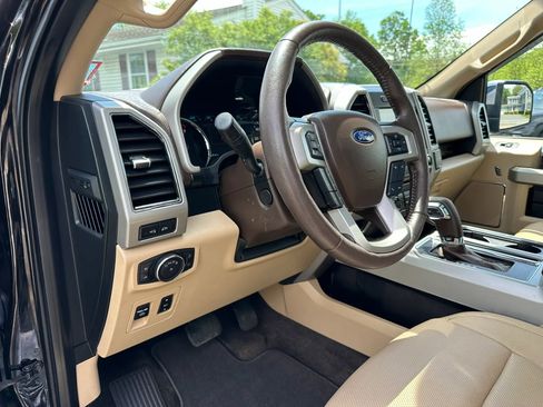 Used 2018 Ford F150 Lariat w/ Equipment Group 502A Luxury AWD/4WD image 10