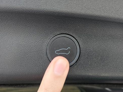 Used 2023 Tesla Model Y Long Range image 74