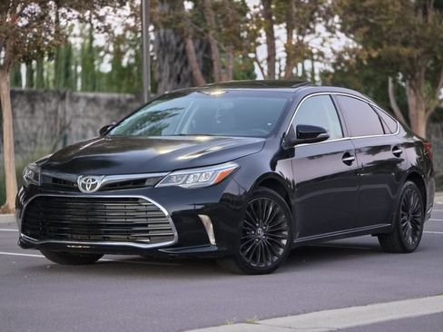 Used 2016 Toyota Avalon Touring FWD image 3