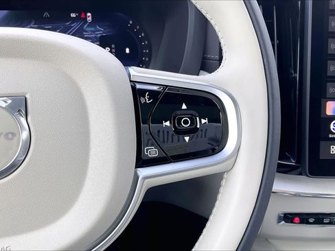 New 2026 Volvo XC60 B5 Ultra w/ Protection Package Premier image 18