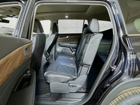 New 2026 Volkswagen Atlas SE image 12