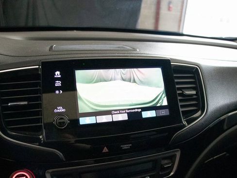 Used 2019 Honda Pilot Touring image 32