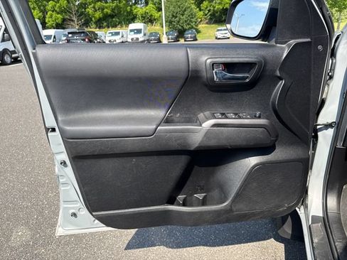 Used 2021 Toyota Tacoma TRD Sport w/ Blackout Package (TMS) AWD/4WD image 22