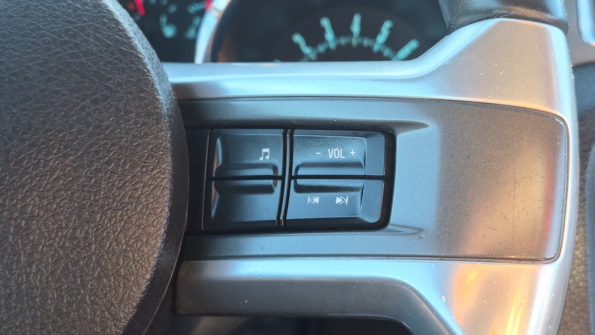 Used 2013 Ford Mustang Convertible RWD image 17