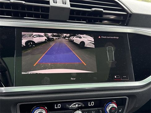 Used 2024 Audi Q3 2.0T Premium image 34