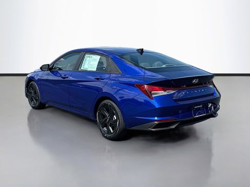 Used 2023 Hyundai Elantra SEL FWD image 4