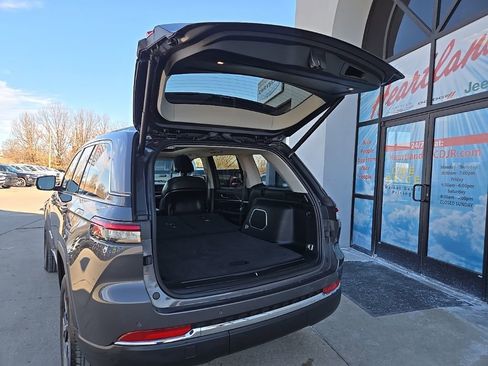 Used 2022 Jeep Grand Cherokee Limited 4xe w/ Luxury Tech Group II image 99