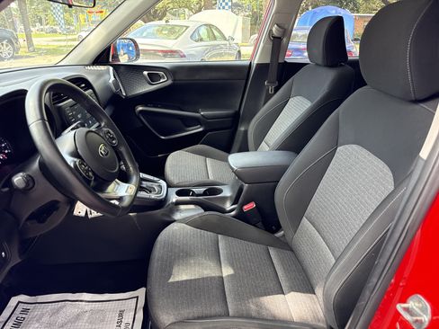 Used 2021 Kia Soul GT-Line FWD image 9