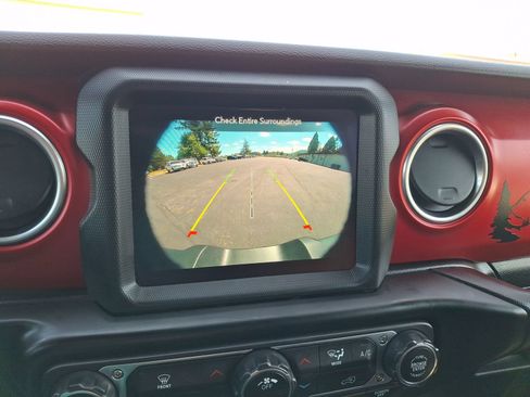 Used 2022 Jeep Wrangler Unlimited Rubicon AWD/4WD image 15