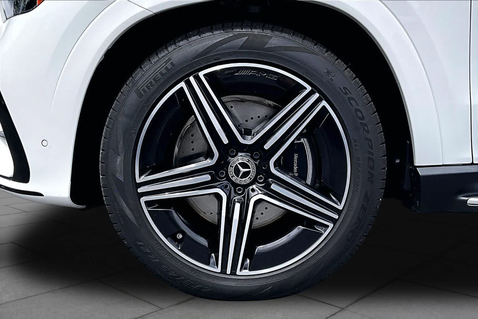 Certified 2025 Mercedes-Benz GLE 450e 4MATIC image 11
