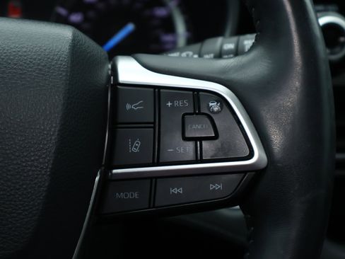 Used 2022 Toyota Highlander Limited AWD/4WD image 17