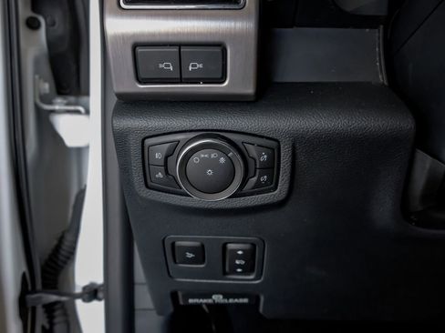 Used 2022 Ford F250 Platinum w/ FX4 Off-Road Package image 27