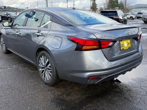 Used 2024 Nissan Altima 2.5 SV image 6