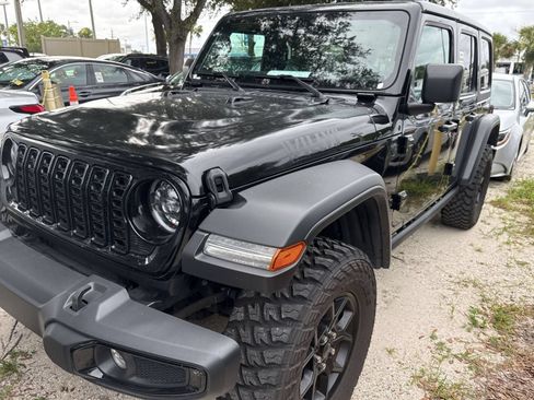 Used 2025 Jeep Wrangler Unlimited Sport AWD/4WD image 3