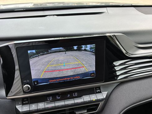 Used 2025 Toyota Camry LE image 27