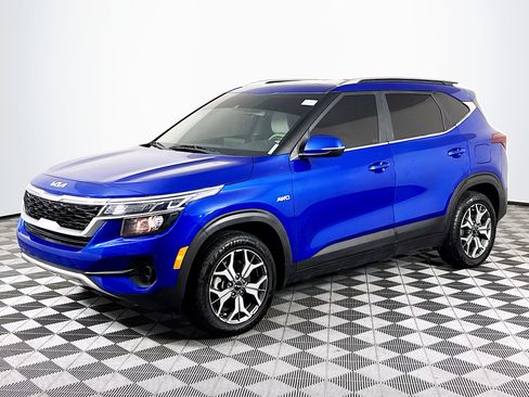 Used 2022 Kia Seltos EX image 4