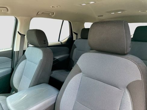 Used 2020 Chevrolet Traverse LT FWD image 12
