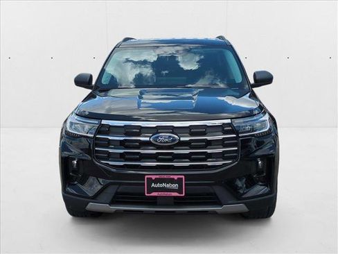 New 2025 Ford Explorer Active w/ Active Comfort Package image 5