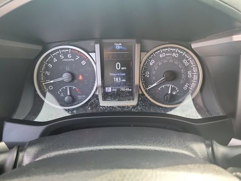 Used 2021 Toyota Tacoma SR5 RWD image 33