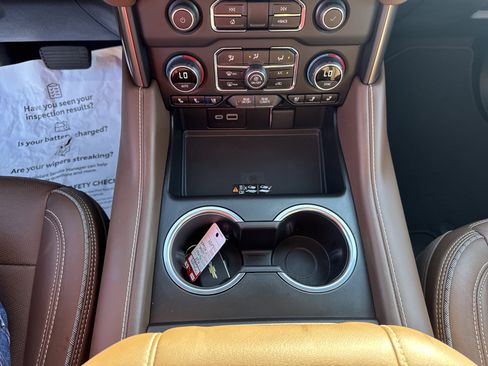 Used 2024 Chevrolet Tahoe High Country image 21