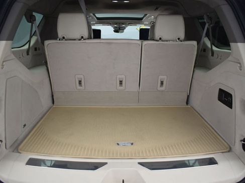 Used 2022 Cadillac Escalade ESV Premium Luxury Platinum w/ Heavy-Duty Trailer Package image 10