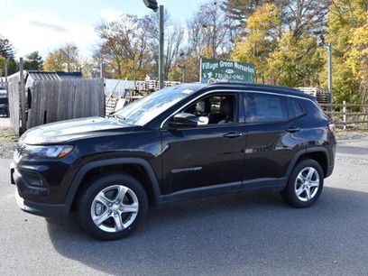 New 2024 Jeep Compass Latitude w/ Convenience Group